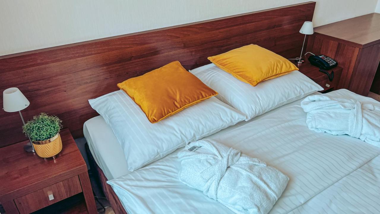Aqua Hotel Polkowice Eksteriør bilde