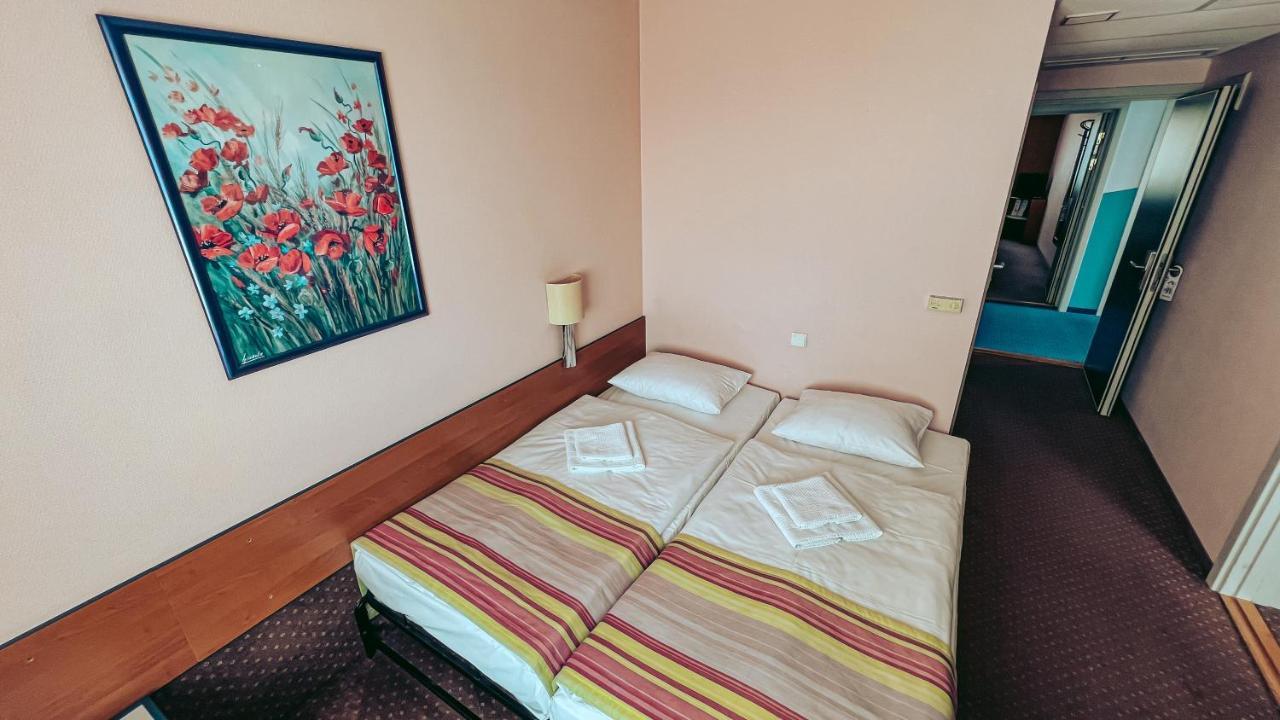 Aqua Hotel Polkowice Eksteriør bilde